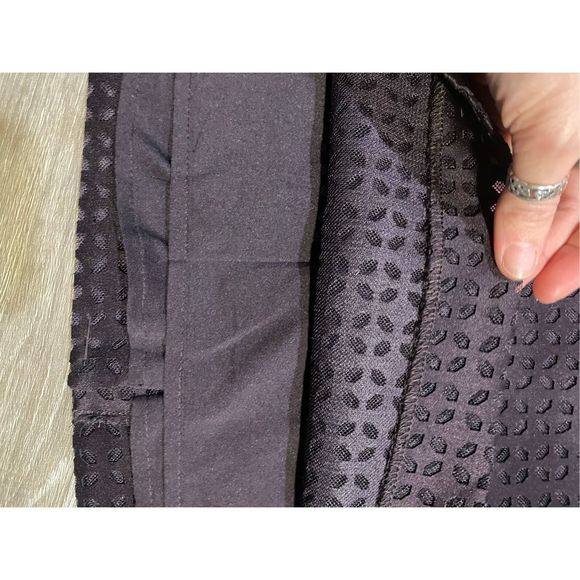 Banana Republic NWT Pencil Skirt Laser Cut in Vineyard Purple, Size 8, MSRP $70 - Picture 5 of 11